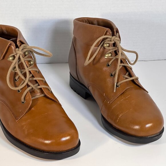 Ladies size 9 Earth Shoe Bootie - Picture 1 of 16